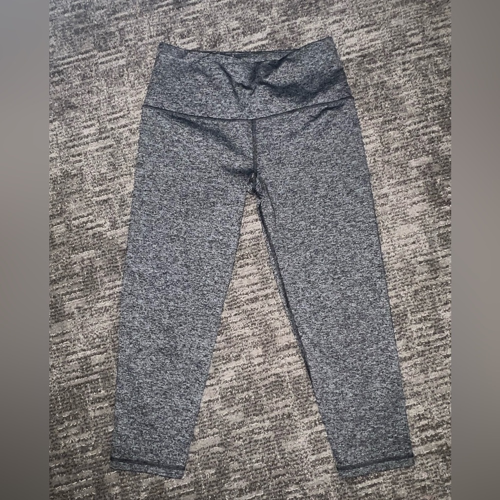 Knockout by Victoria secret capri leggings